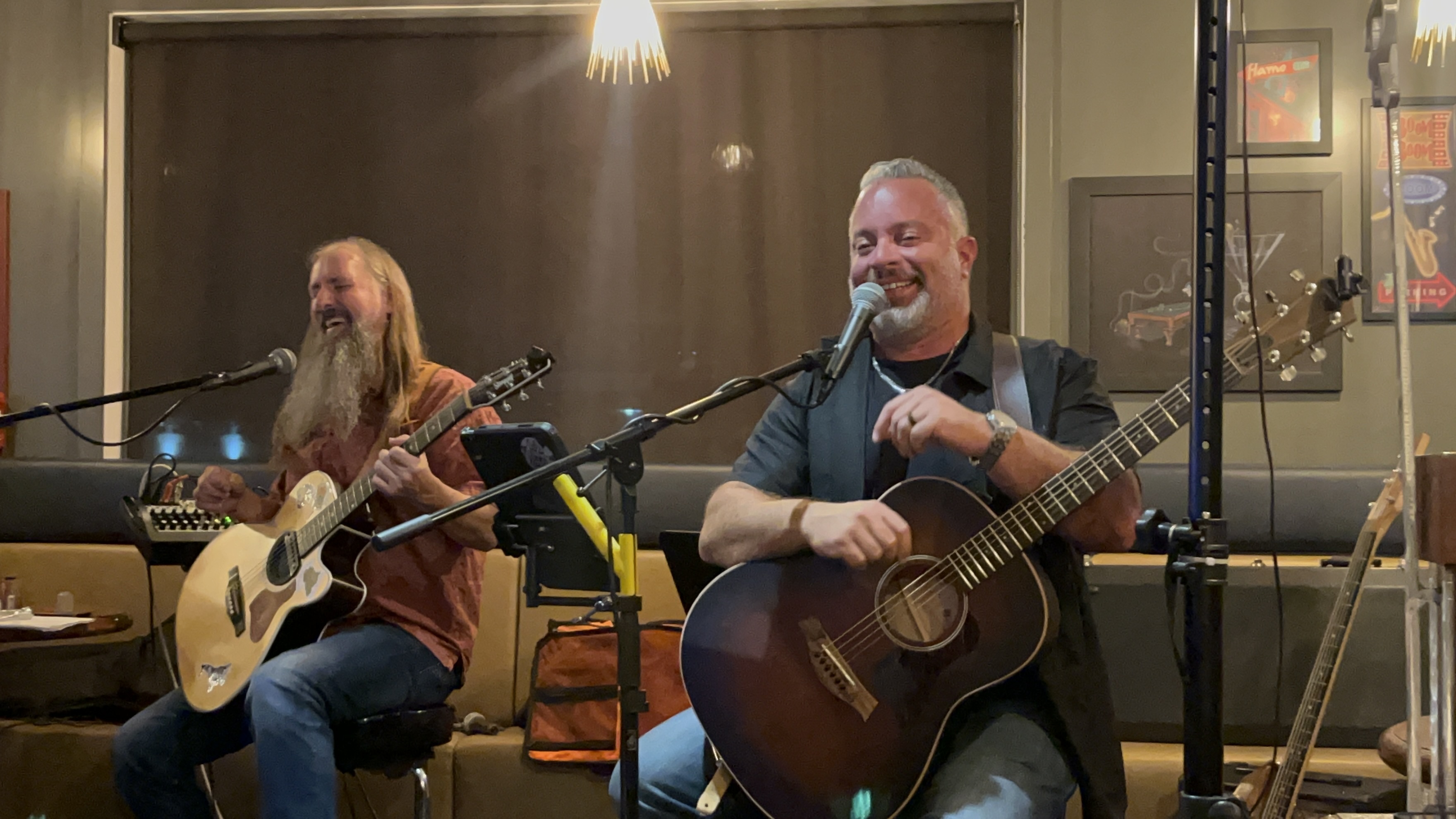 Joe Forte playing guitar live